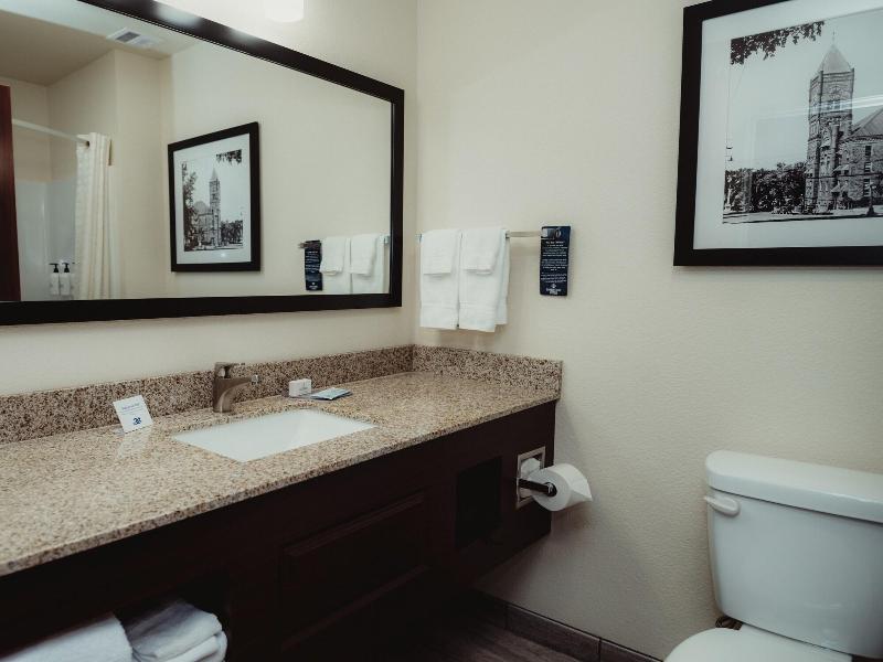Cobblestone Hotel Suites Ottumwa — photo 32