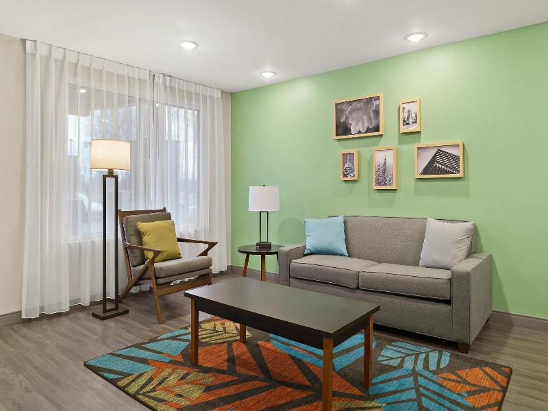 Woodspring Suites East Lansing University Area