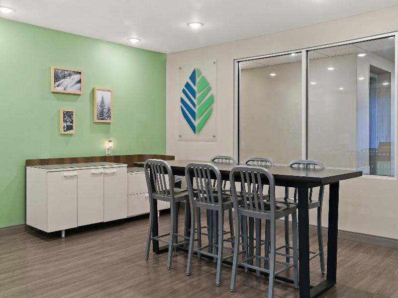 Woodspring Suites East Lansing University Area