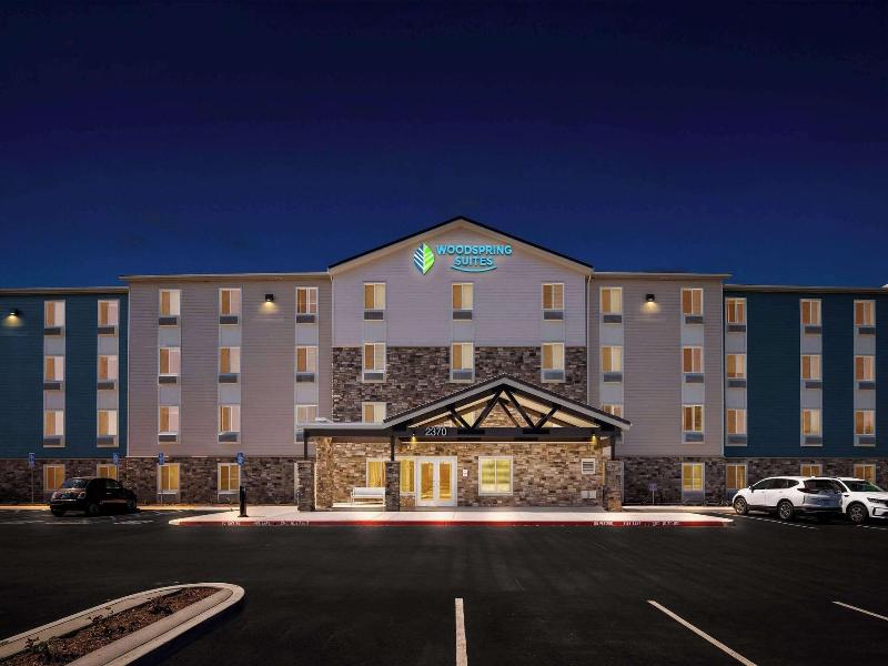 Woodspring Suites Corona image