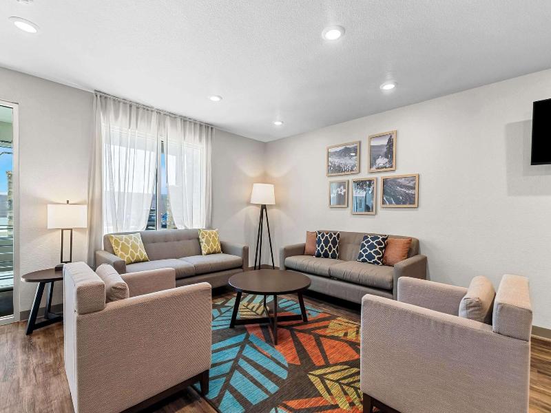 Woodspring Suites Corona image