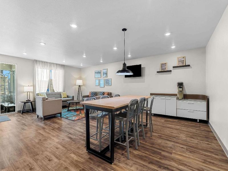 Woodspring Suites Corona image