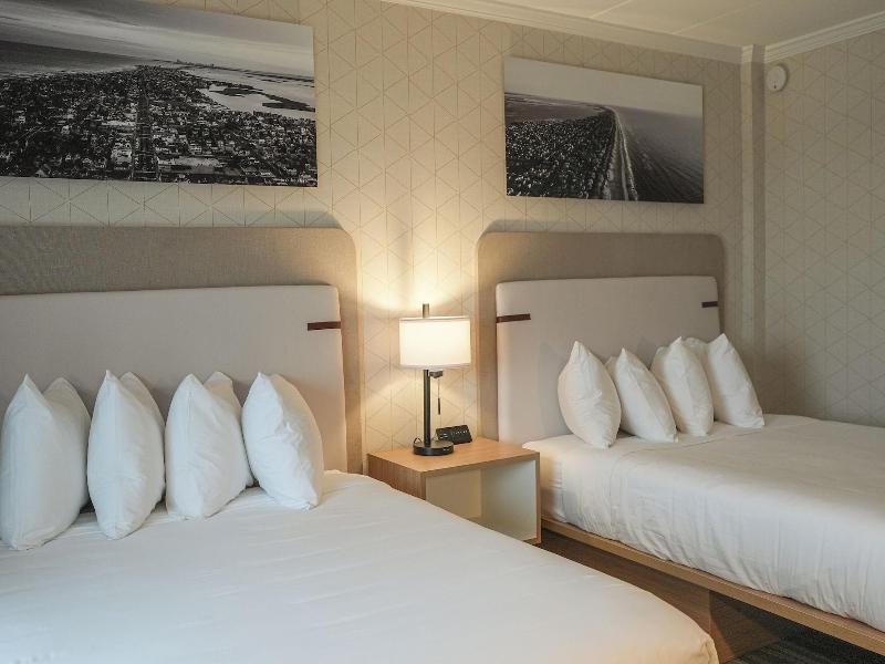 The Boulevard Hotel image