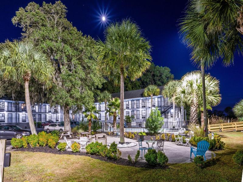 Charleston Creekside Inn