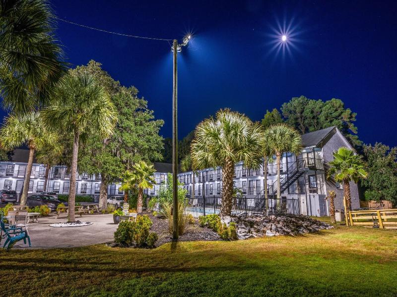Charleston Creekside Inn