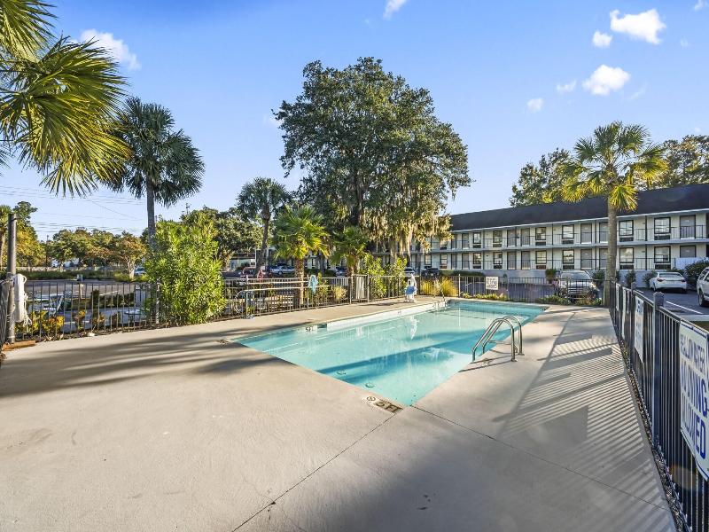 Charleston Creekside Inn
