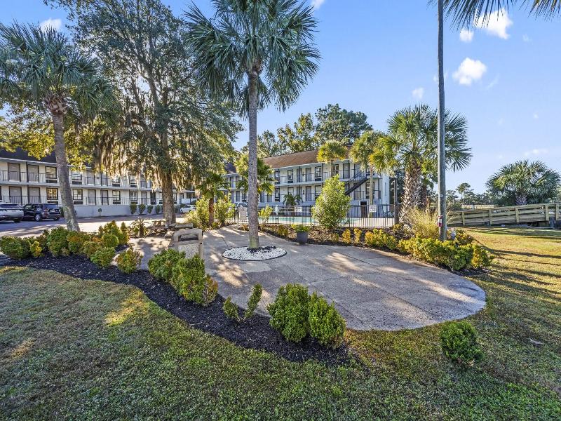 Charleston Creekside Inn