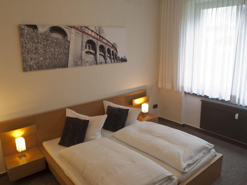Hotel Crede Garni image