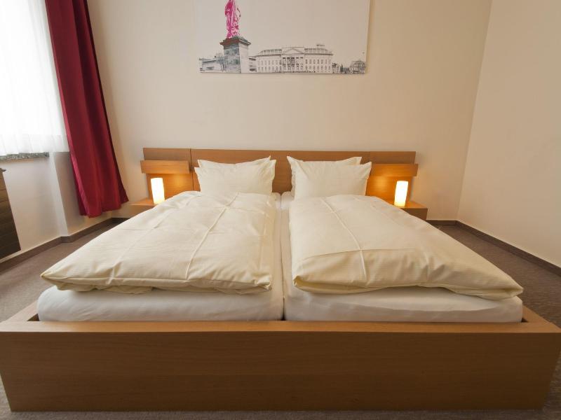 Hotel Crede Garni image