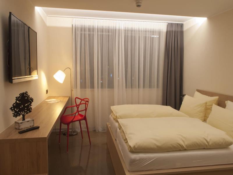 Hotel Crede Garni image