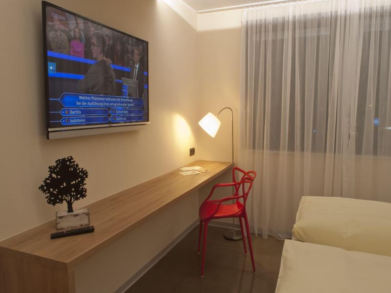 Hotel Crede Garni image