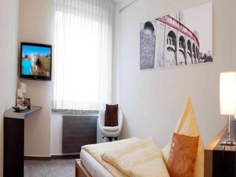 Hotel Crede Garni image