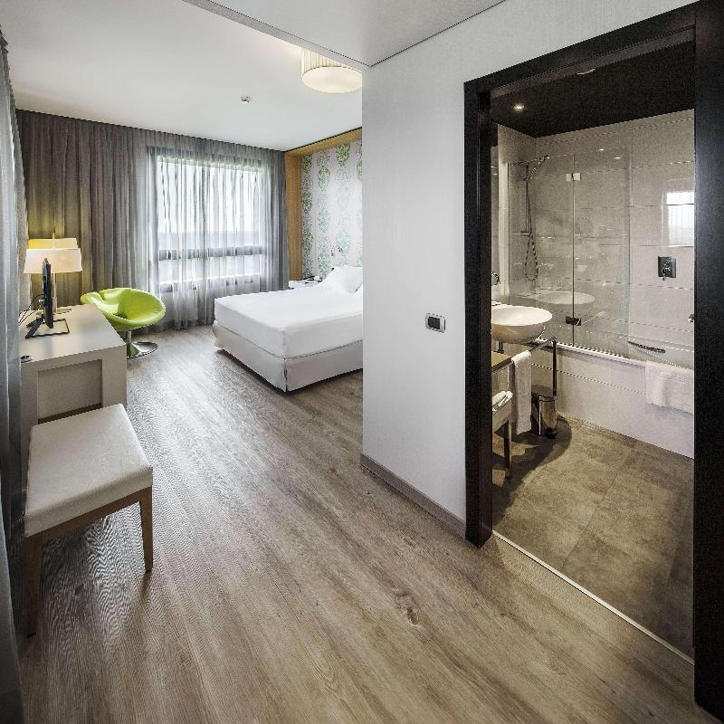 NH Milano Fiera image