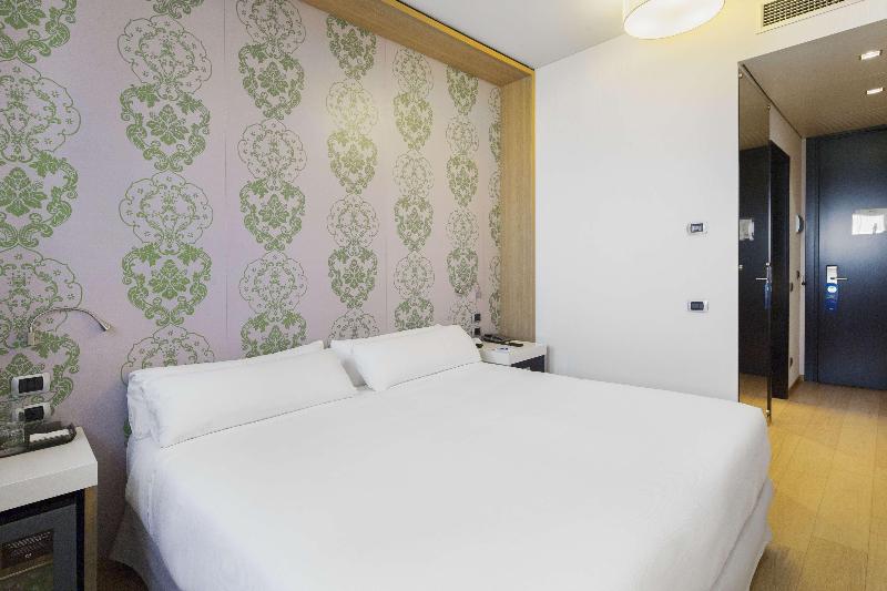 NH Milano Fiera image