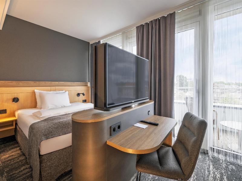 Best Western Plus Hotel Papenburg image