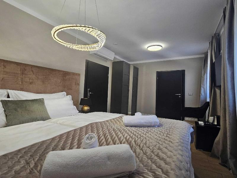 Plitvice Falls Cottage image