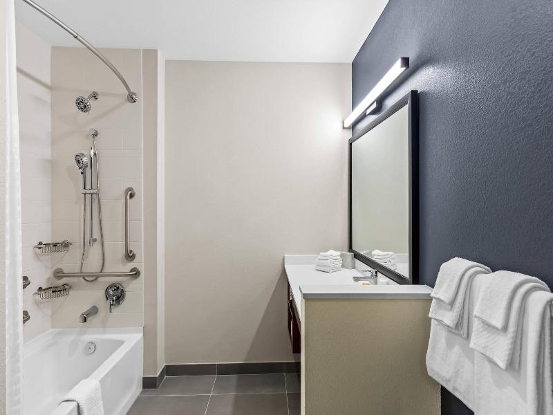 Everhome Suites Panama City Beach — photo 21