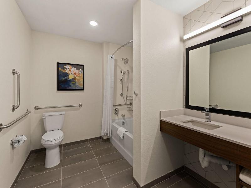 Everhome Suites Panama City Beach — photo 39