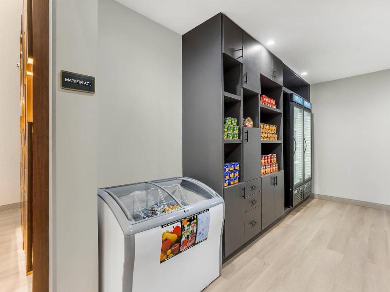 Comfort Suites Central Valley Woodbury image