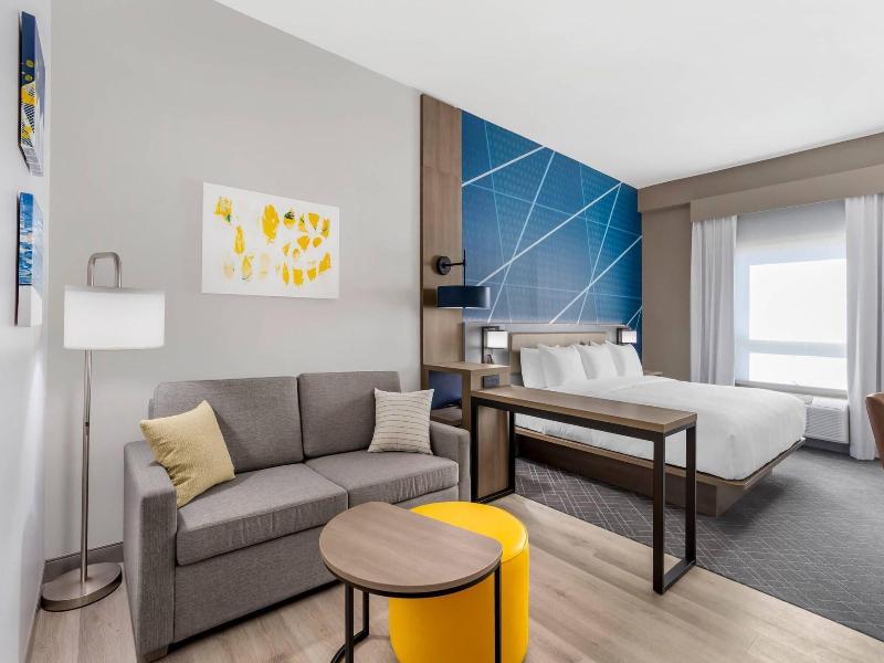 Comfort Suites Central Valley Woodbury image