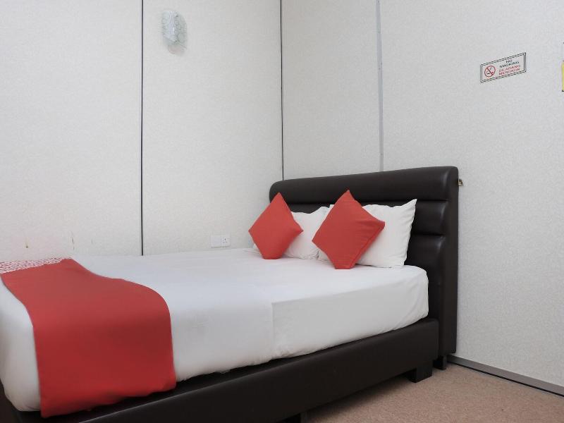 Oyo 90180 Gemilang Hotel Kerteh image
