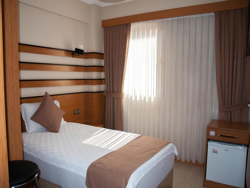 Quars Garden Hotel — view