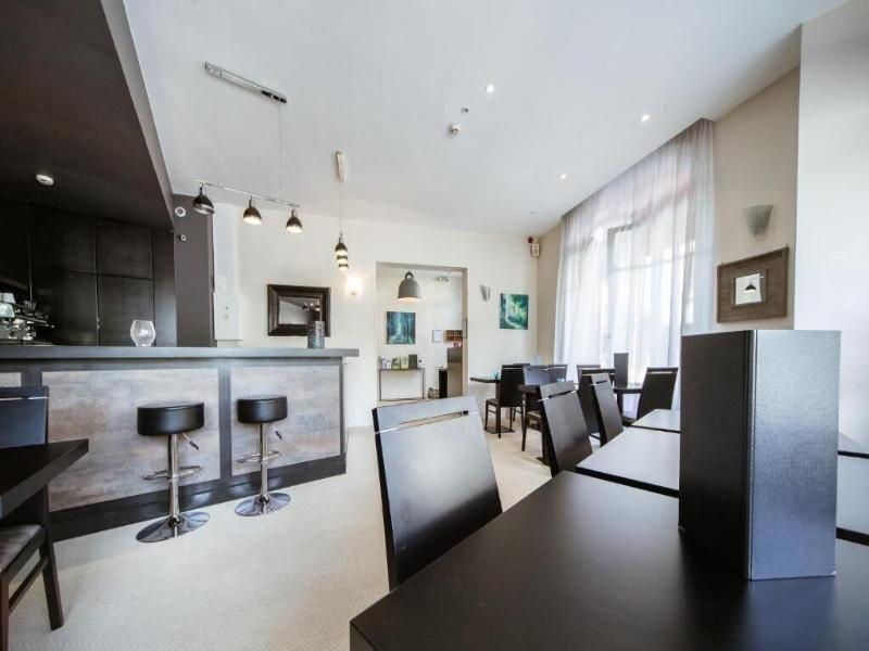 Logis Hotel Le Petit Bellon image