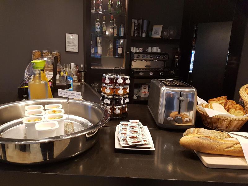 Logis Hotel Le Petit Bellon image