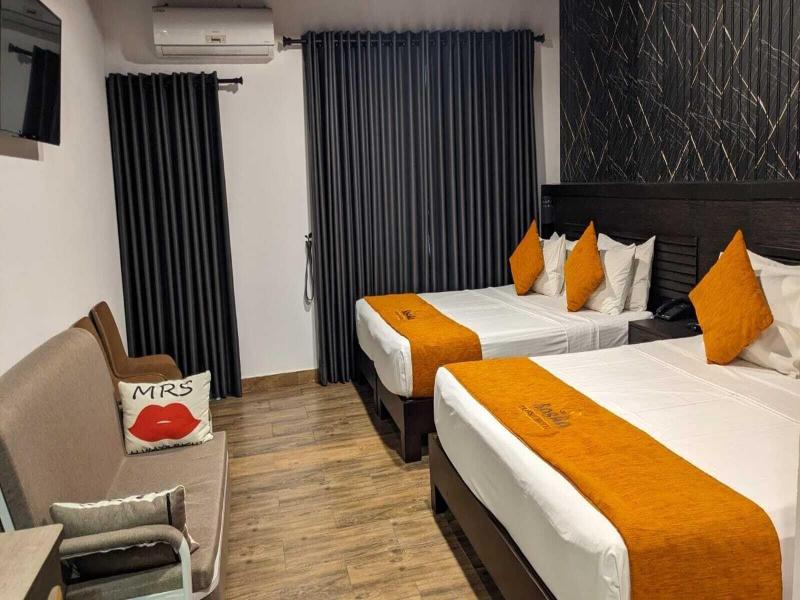 Sasha Transit Hotel 4