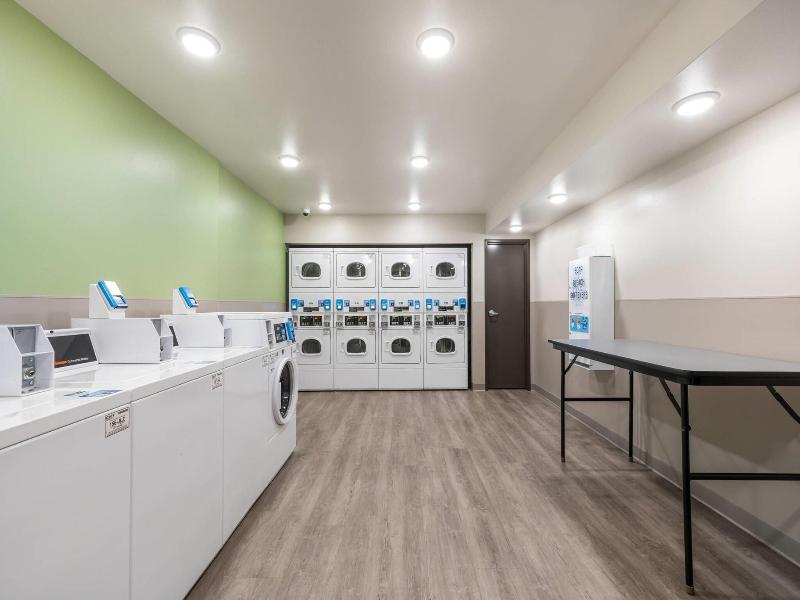 Woodspring Suites Downers Grove Chicago image