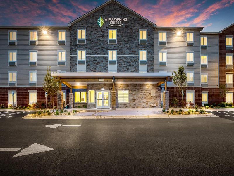 Woodspring Suites Downers Grove Chicago image
