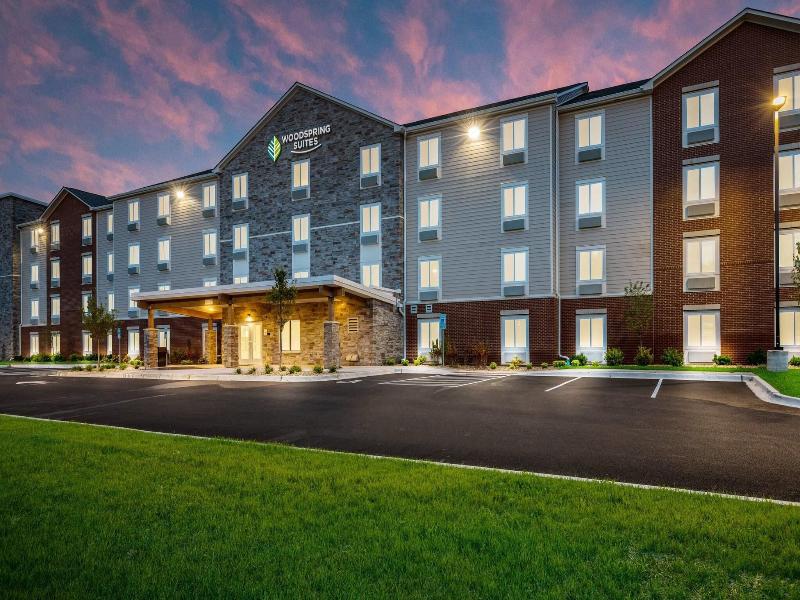 Woodspring Suites Downers Grove Chicago image