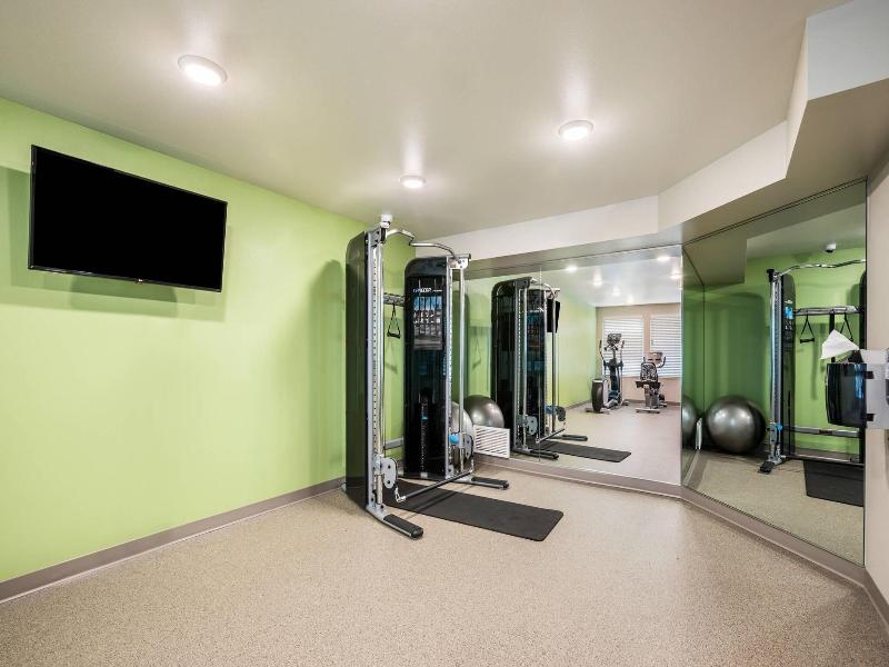 Woodspring Suites Downers Grove Chicago image