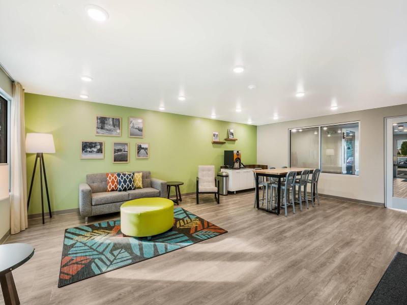 Woodspring Suites Downers Grove Chicago image