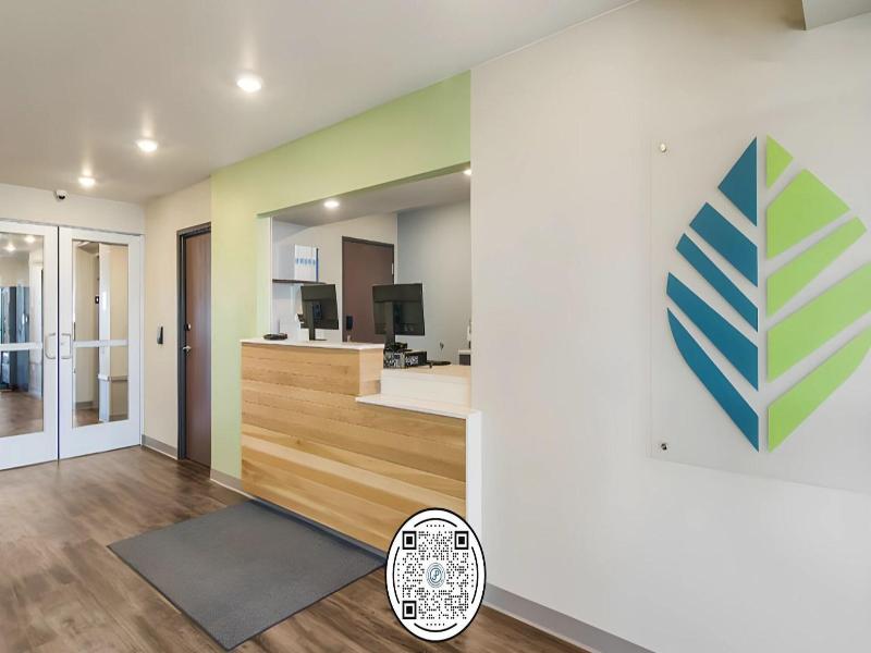 Woodspring Suites Downers Grove Chicago image