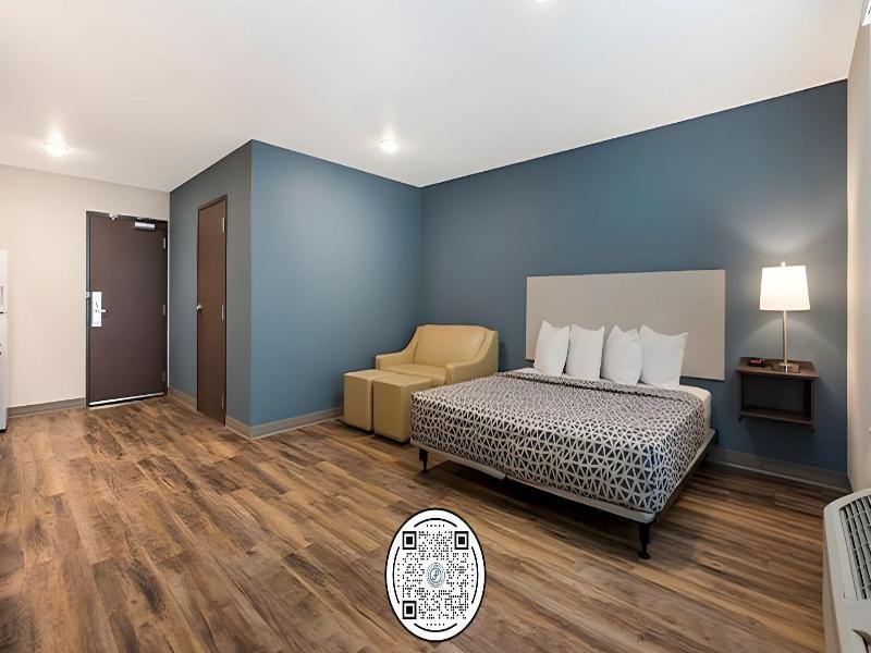Woodspring Suites Downers Grove Chicago — view