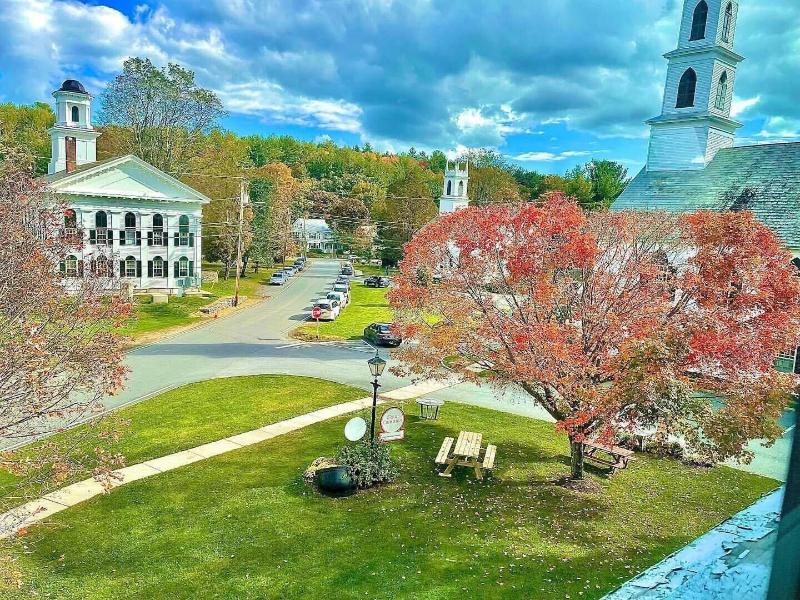 Four Columns Inn image
