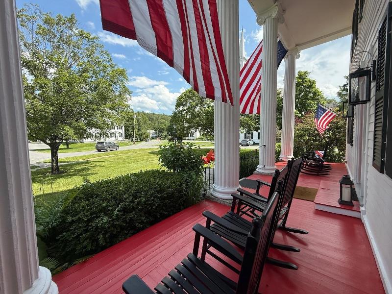 Four Columns Inn image