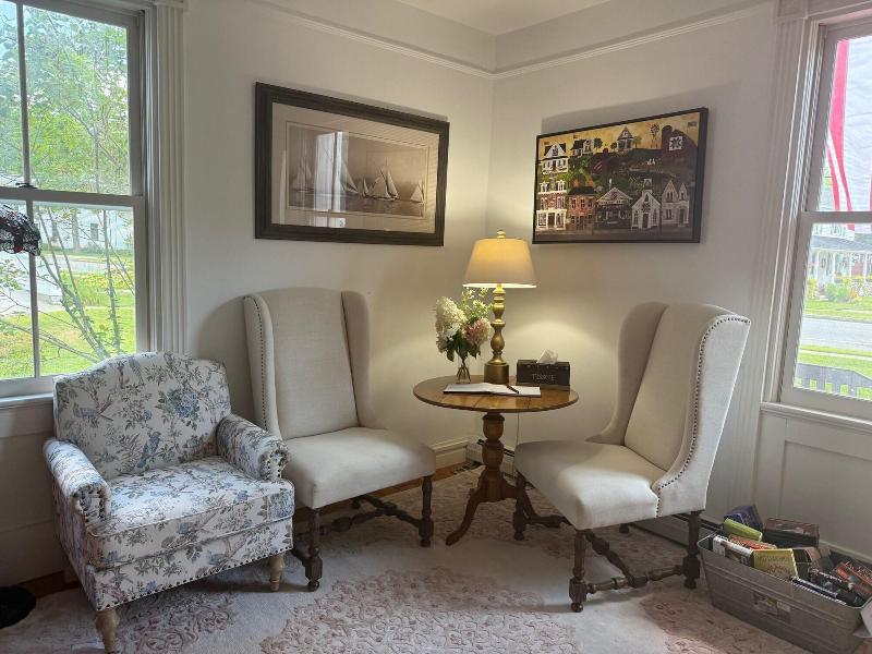 Four Columns Inn image