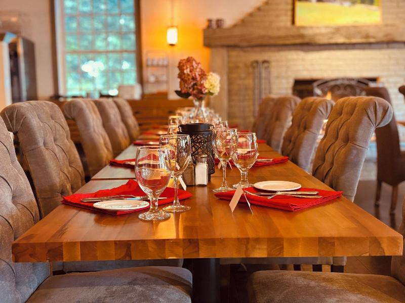 Four Columns Inn image