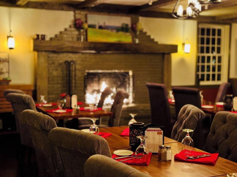 Four Columns Inn image