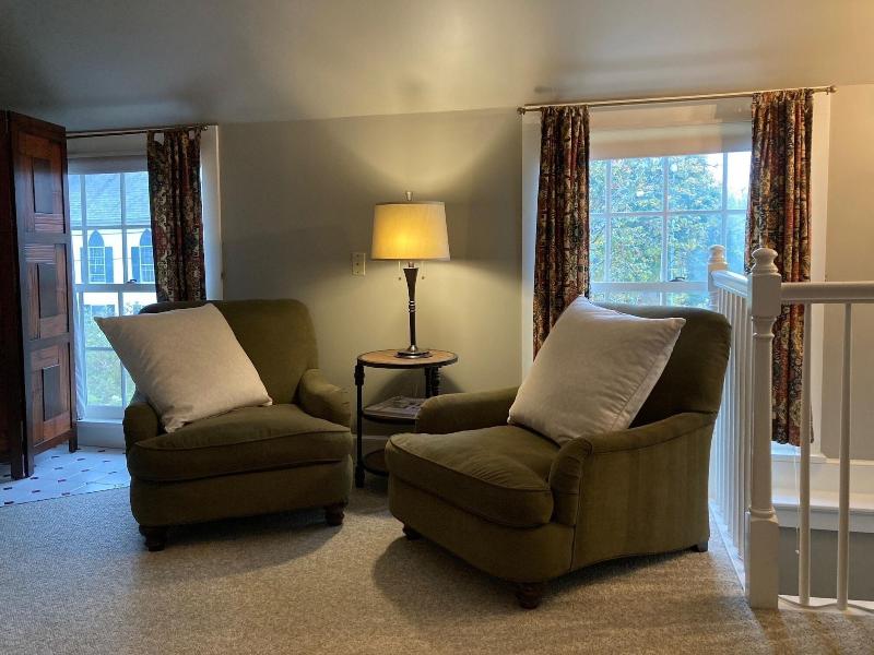 Four Columns Inn image