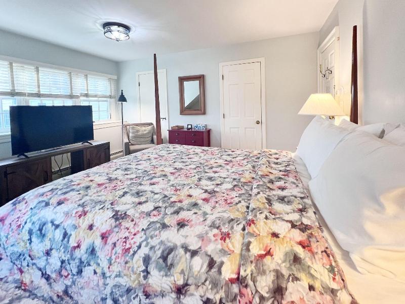 Four Columns Inn image