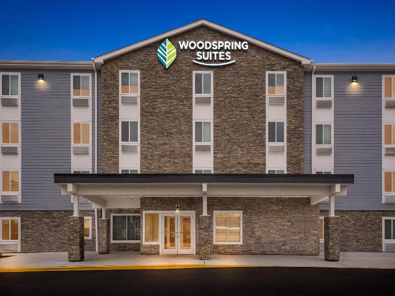 Woodspring Suites Wilmington Riverfront image