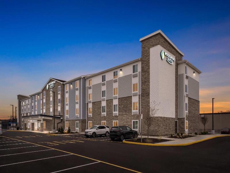 Woodspring Suites Wilmington Riverfront image