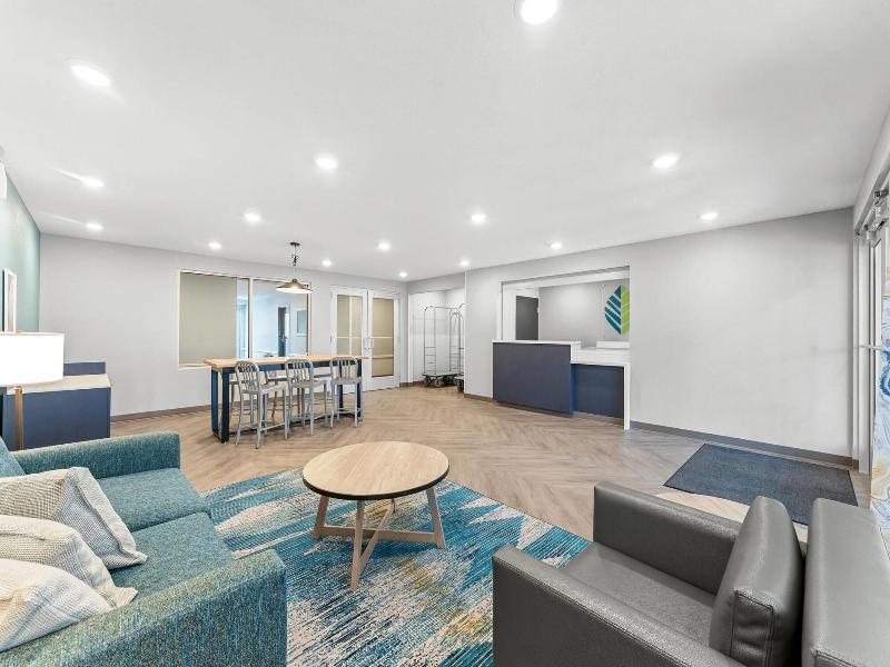 Woodspring Suites Wilmington Riverfront image
