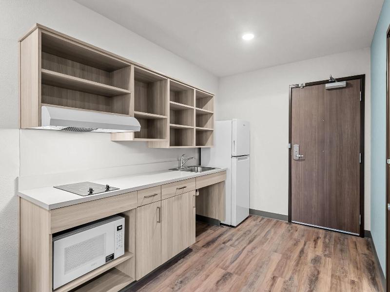 Woodspring Suites Wilmington Riverfront image