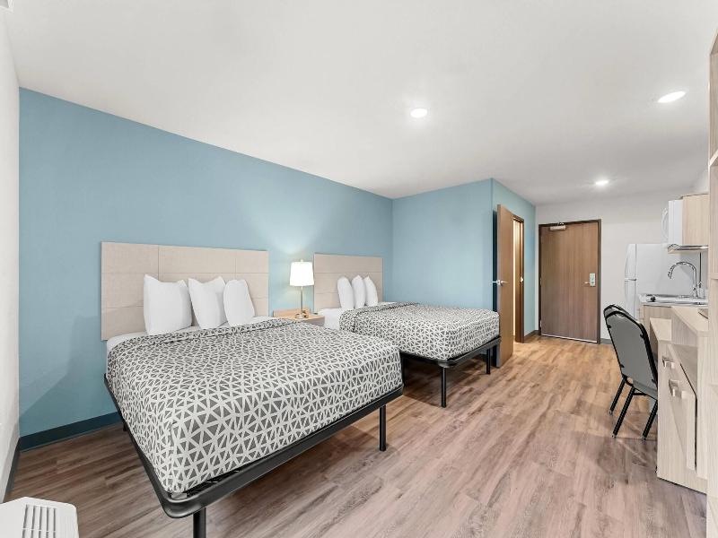 Woodspring Suites Wilmington Riverfront image