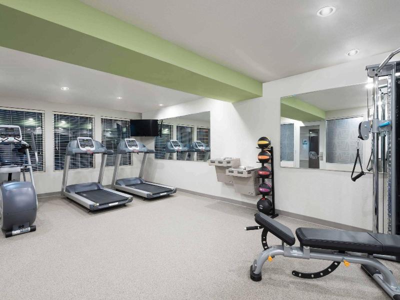 Woodspring Suites At Cleveland North