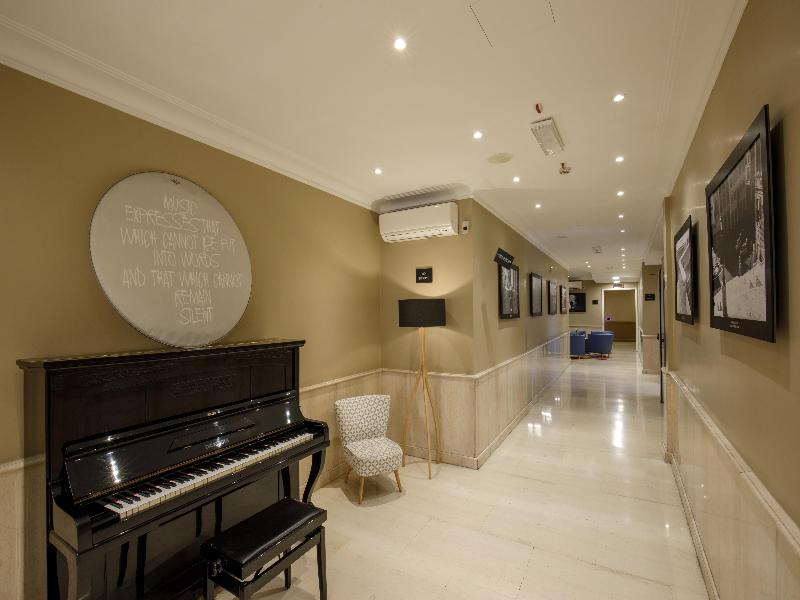 Best Western Plus Globus Hotel image